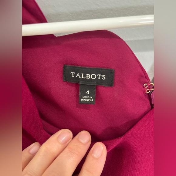 Talbots Knit Ponte Sheath Dress with Scalloped V-Neck Sleeveless Burgundy Wine 4 - Picture 5 of 9